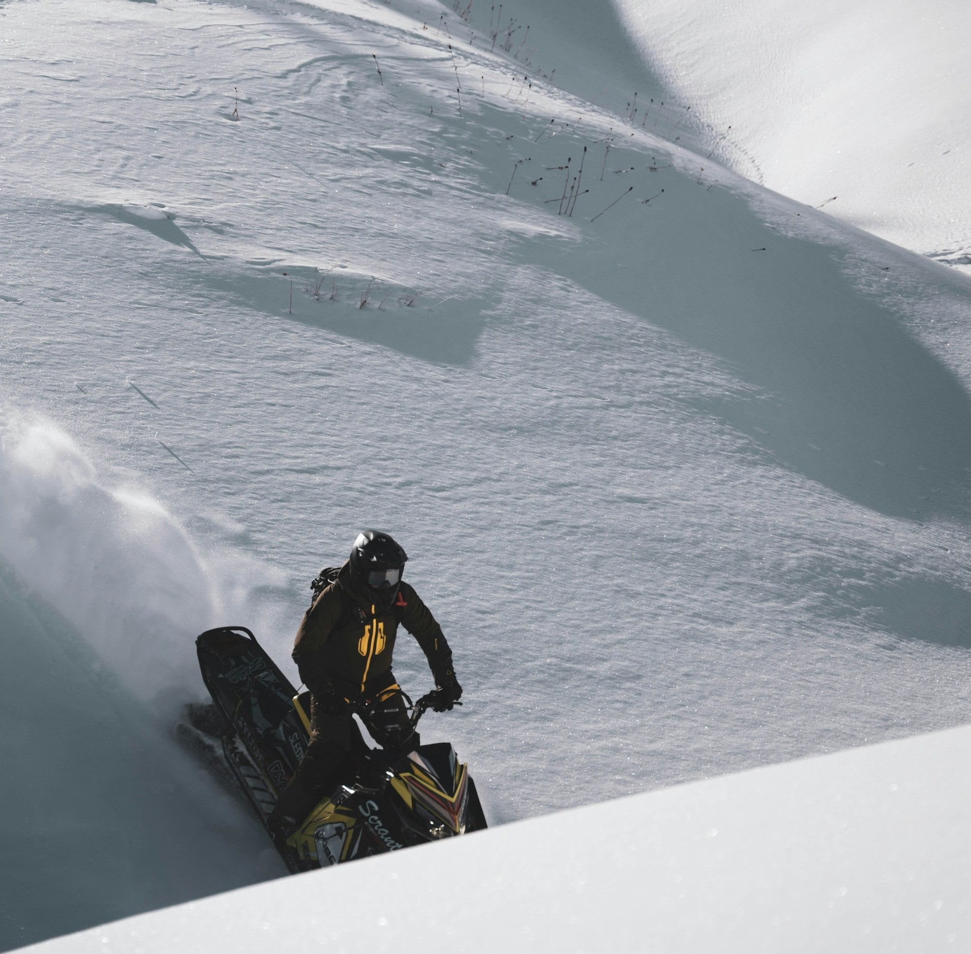 Snowmobile carving powder